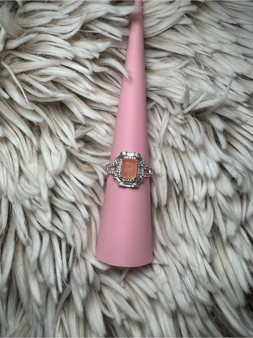 Ring - Picture 2 of 6